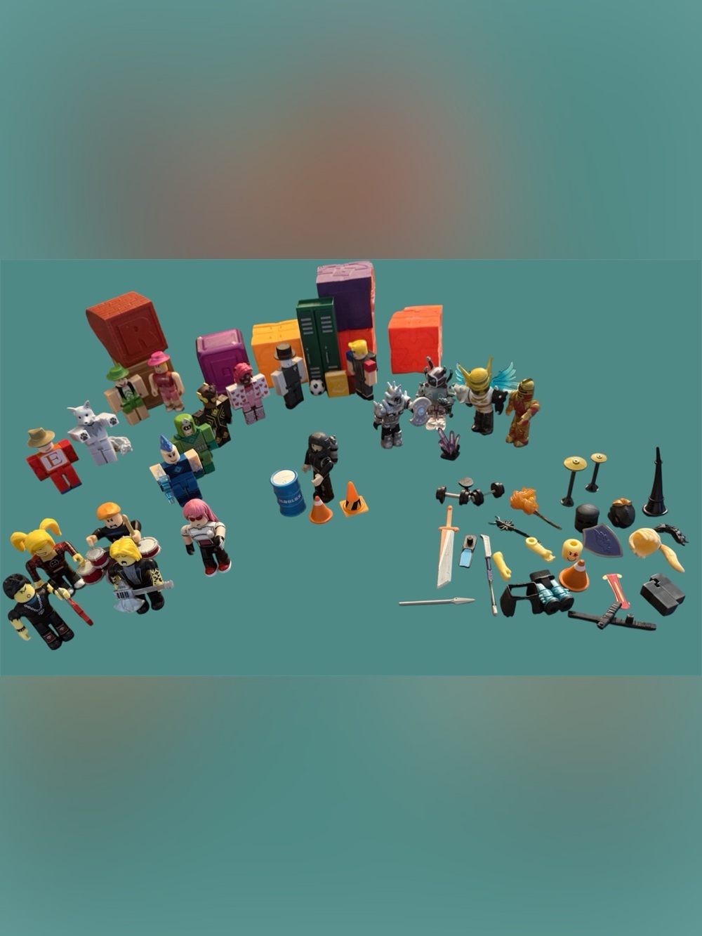 20-Piece Roblox Collectible Figure Lot – Action, Celebrity & Mystery Series